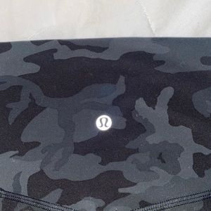 lululemon aligns sz 6